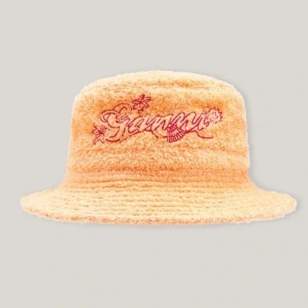 New GANNI Logo Embroidered Terrycloth Bucket Beach Hat Peach Fuzz NWT Size XS/S
